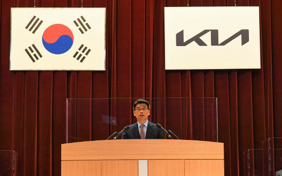 [김현호의 CEO 브리핑] Kia President Song Ho-sung, “We will grow to No. 1 in EVs and PBVs”, etc.
